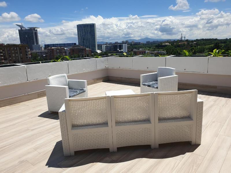 Amazing penthouse roma eur — забронировать отель в Риме