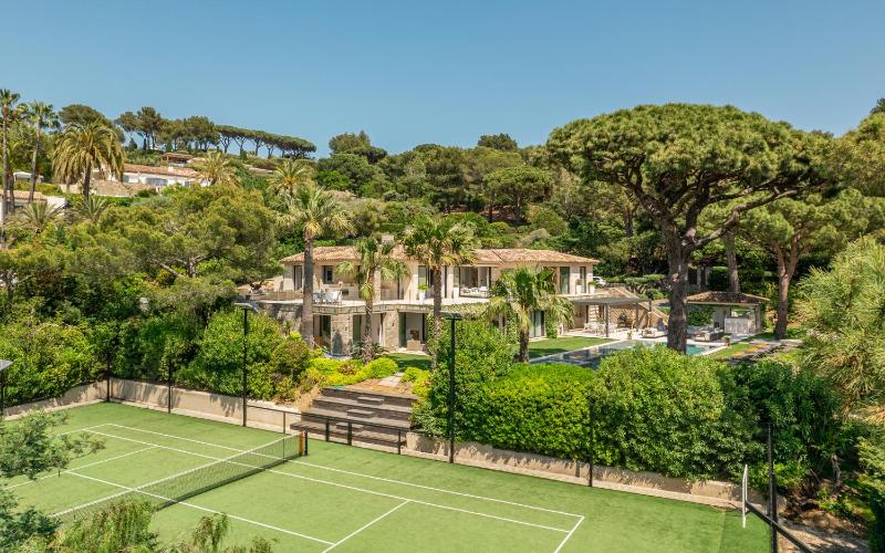 Villa Le Faune - Ultra-Luxurious 10 en-suites with Sea View and Tennis — отель в Сент-Тропезе, Франция