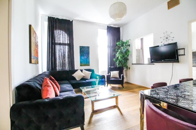 Z Premier Apartment 6P MM — отель с удобствами в вене