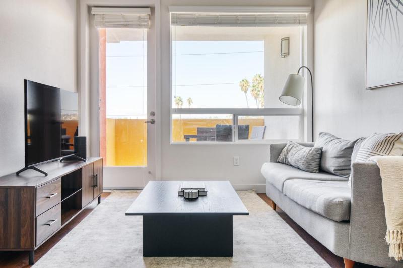 Westchester 1BR w Pool Gym WD 5 mins to LAX LAX-666 — отель в Лос-Анджелесе, Соединенные Штаты Америки