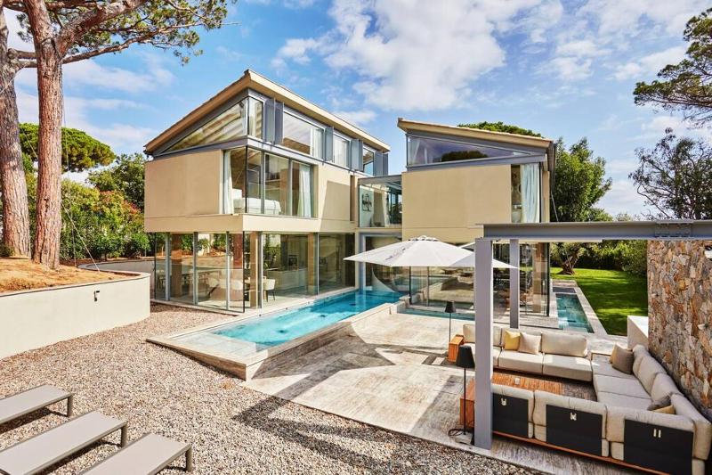 Villa Calanque, Saint-Tropez — отель с удобствами в Сент-Тропезе