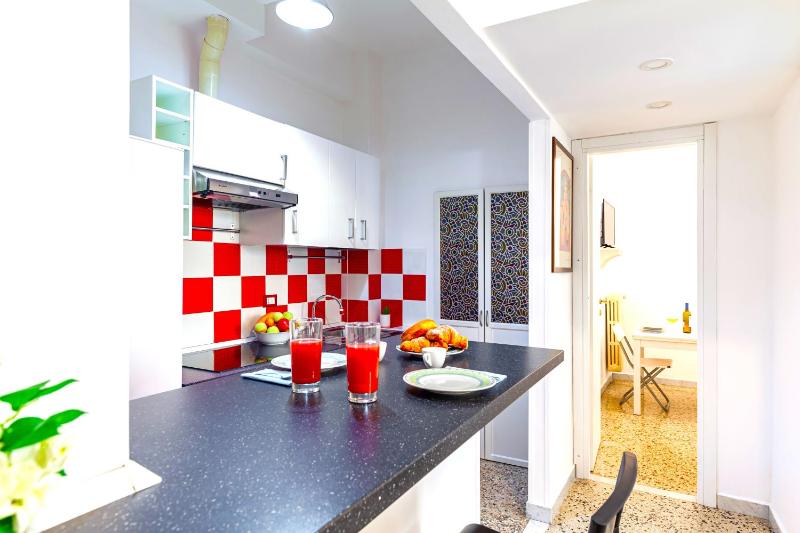 Цены на Hostly - Sant'Orsola Suite Apartment в Риме