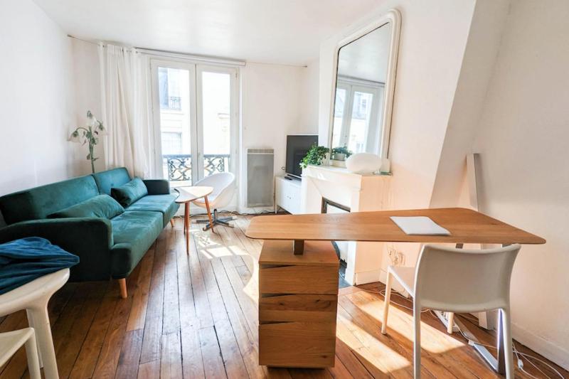 Bright apartment ideal for exploring Paris — забронировать отель в Париже