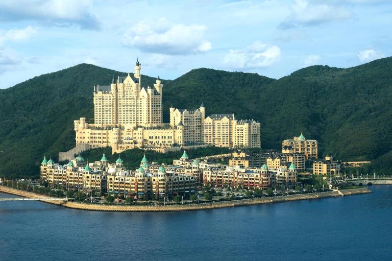 The Castle Hotel, a Luxury Collection Hotel, Dalian — отель с удобствами в Даляне
