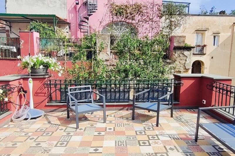 Relais dello Spagnuolo — отель с удобным расположением в Неаполе