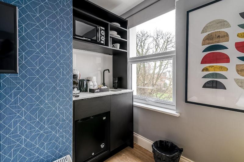 Цены на Kensington Rooms - Warwick Road в Лондоне