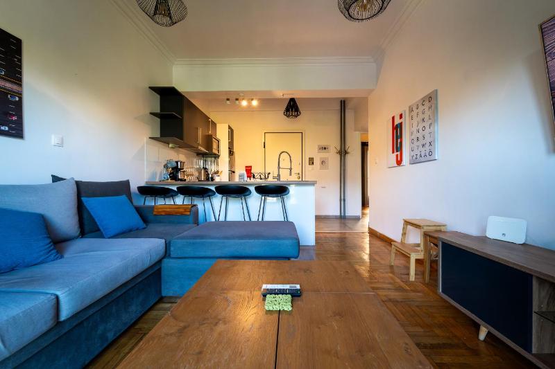 The Acropolis Hideaway 2-BDR APT next to Metro — отель в Афины, Греция