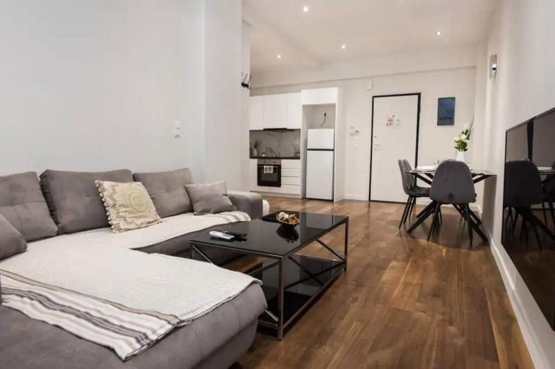 Modern apartment in Athens(M) — забронировать отель в Афины