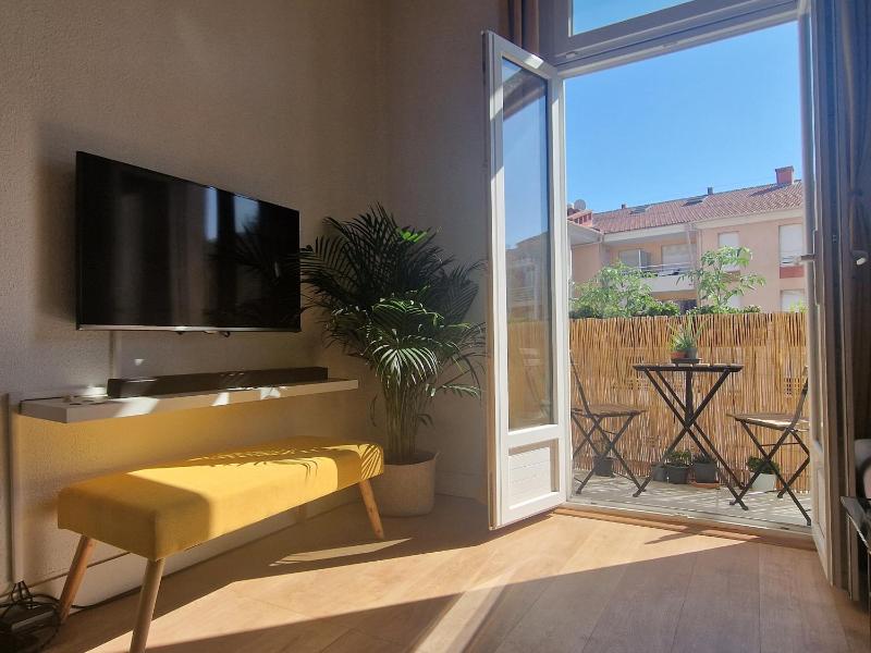Charmant appartement + terrasse — отель с удобствами в Николь