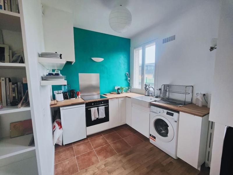 Studio magnifique au bord du canal de l'Ourcq — отель в Париже, Франция