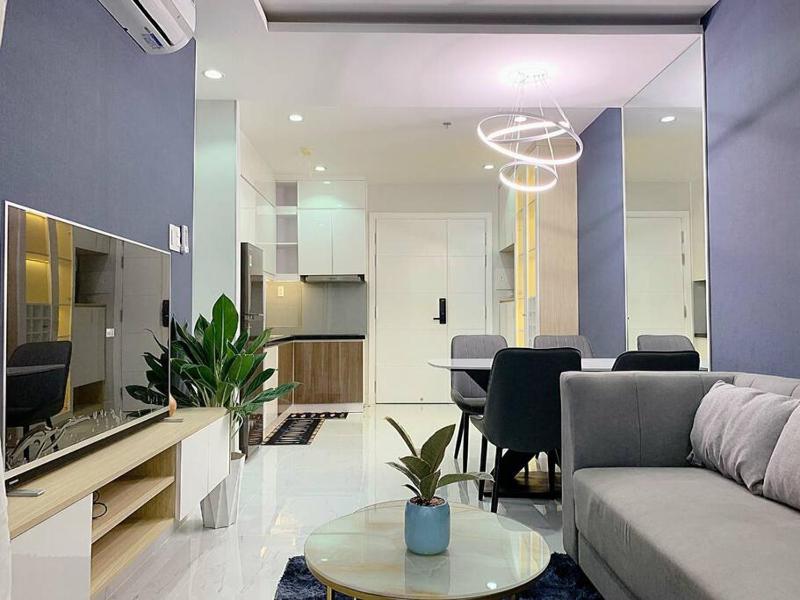 Terra royal Commercial center apartment - 2 BR - good price by YOLO HOME — отель с удобным расположением в Хошимине