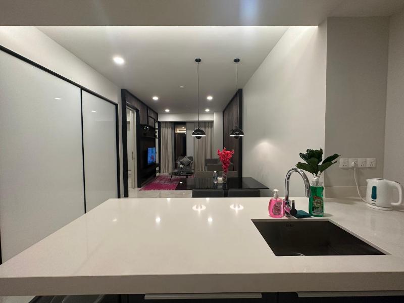 Цены на Tropicana The Residences KLCC VIEW 53F infinity Pool в Куала-Лумпуре
