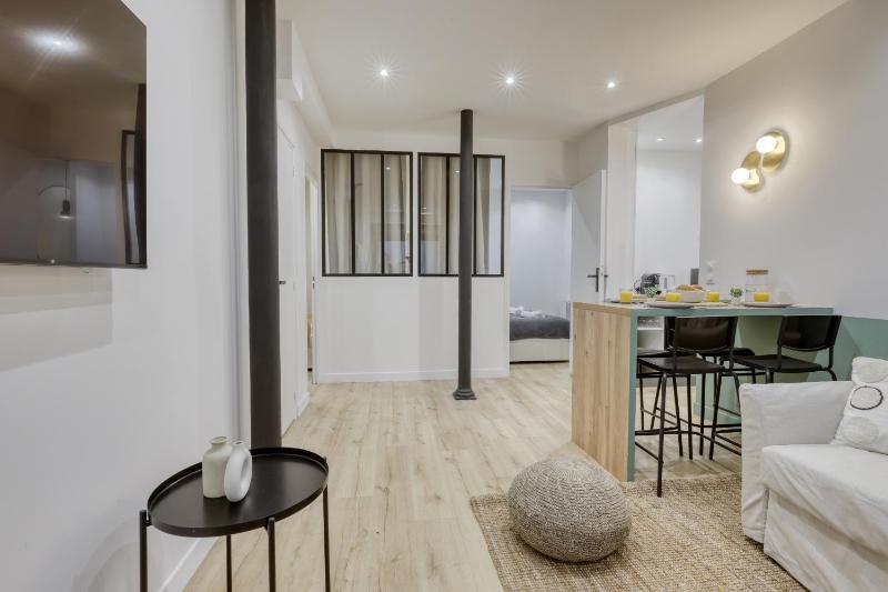 Nice and New 2 Bedrooms Flat - Heart of Paris 02 — отзывы гостей и цены