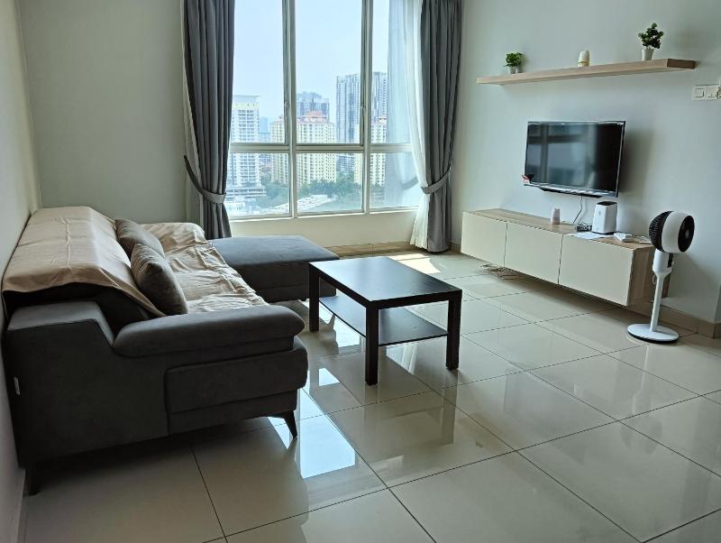 Lovely 3BR 5-6Pax ZetaPark near Zoo Negara — отель в Куала-Лумпуре, Малайзия
