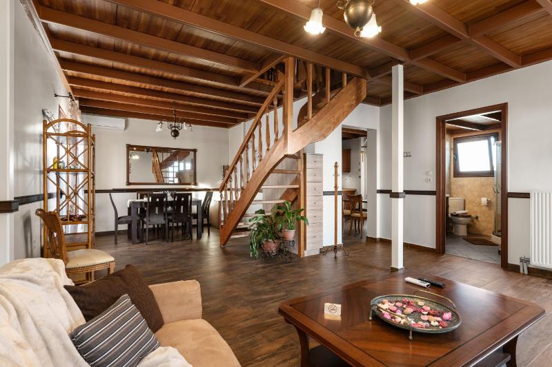 Цены на Angi&George house в Афины