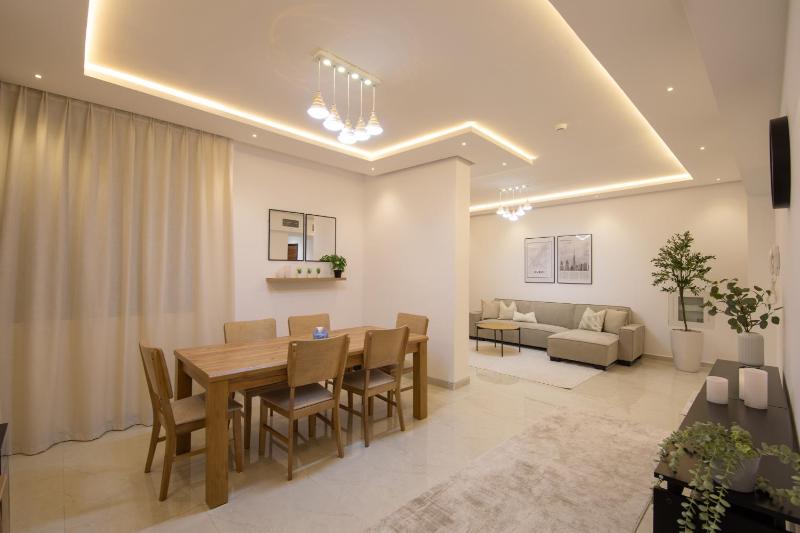 Luxury 2BD Apt in AJMAN, FREE Parking, NEAR Beach — отзывы гостей и цены