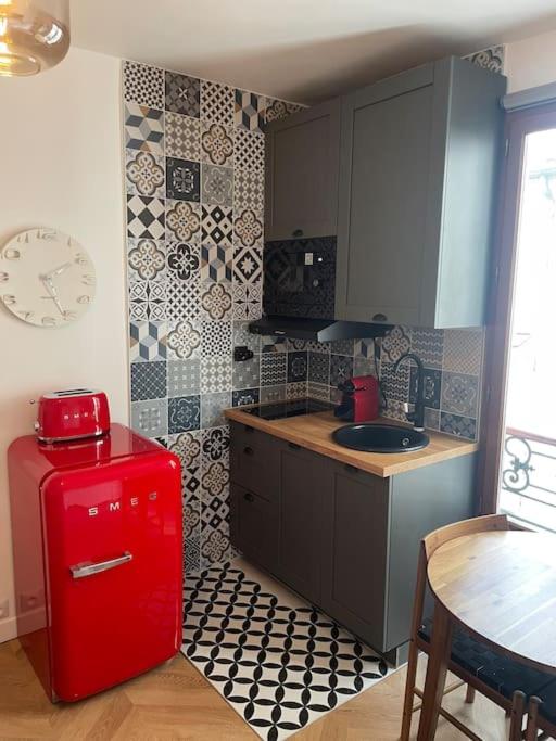Цены на The place to be in Paris в Париже