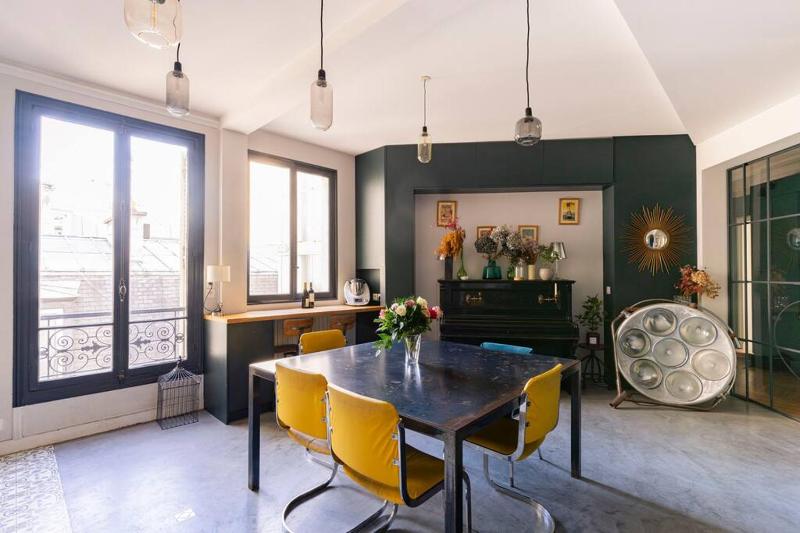 Цены на Family apartment center paris 8th- by AskMeFrance в Париже