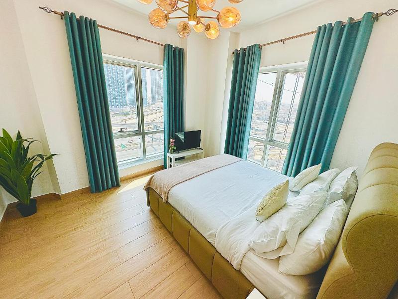 Diamond Classic - 2 Bedroom Holiday Apartment - Dubai Marina — отель с удобным расположением в Дубае