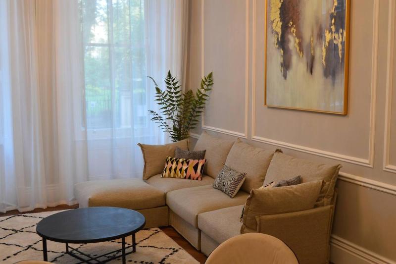 Stunning 2 Bedroom Apartment in London's Chelsea — комфортный отель в Лондоне
