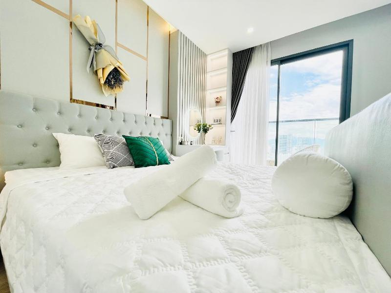 Цены на Luxury Apt Sea View Marina Suites Full Option в Нячанге