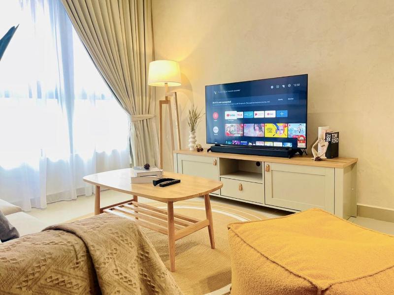 M Vertica, 8pax 3 bedrooms Condo in KL, Near MRT & LRT, Sunway Velocity — отель с удобным расположением в Куала-Лумпуре