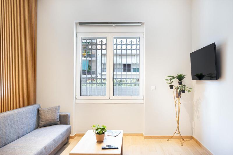 Kazi Home 3 — комфортный отель в Афины