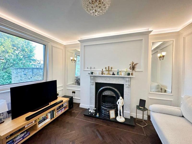 Stunning 2 bed in Kensington — отель с удобным расположением в Лондоне