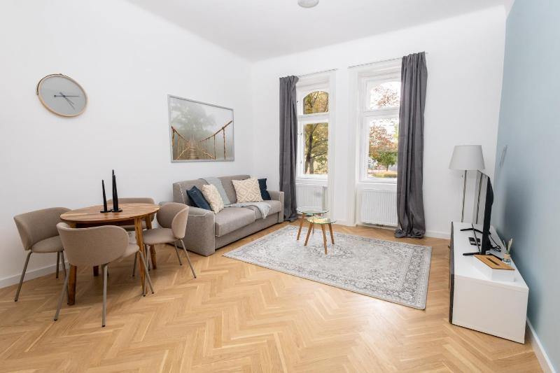 Цены на Charming Apartment - Prater - Messe Wien в вене