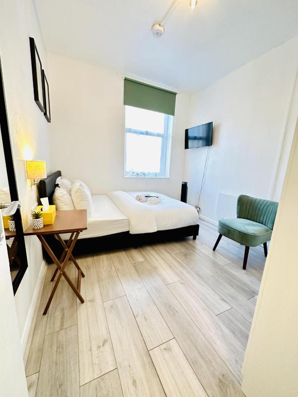 Immaculate 1-Bed Studio in London — отзывы гостей и цены