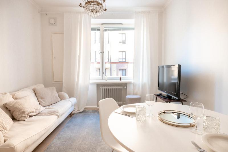 POISTA 2ndhomes Charming and Cozy 1BR Apartment — отель с удобным расположением в Хельсинки