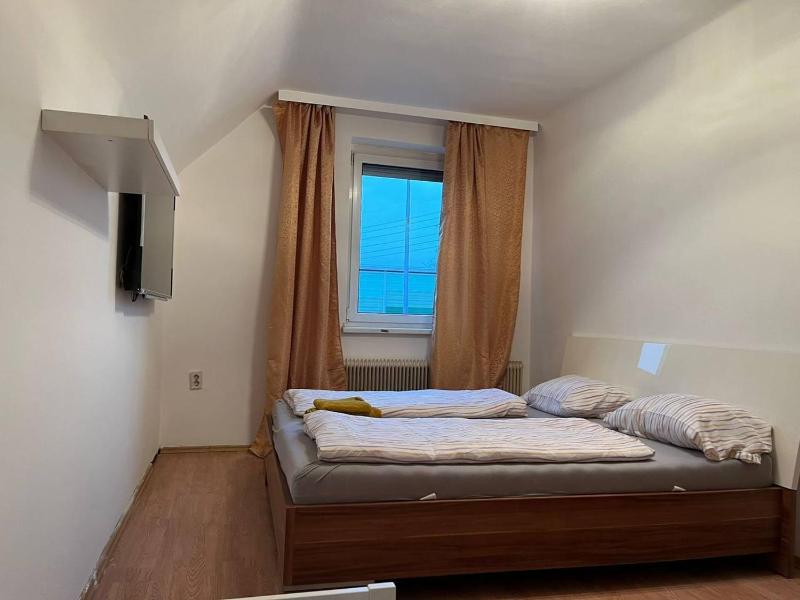 Economic Triple room SW — отель с удобствами в вене