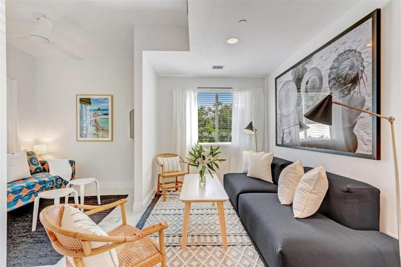 Wynwood Jumbo - Sleeps 16 & free parking — забронировать отель в Майами