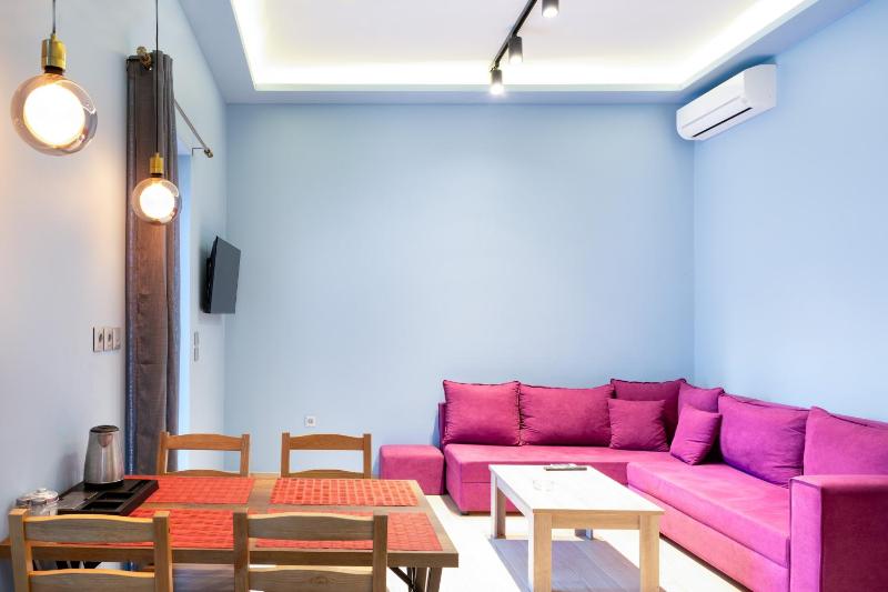 Kazi Home 2 — отель с удобствами в Афины
