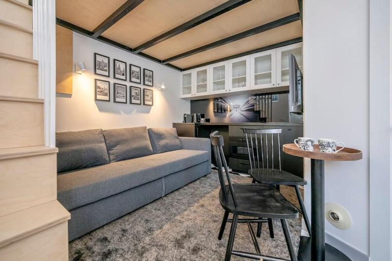 Stylish Apartment in Vilnius Old Town/ URBAN RENT — отель с удобствами в Вильнюсе