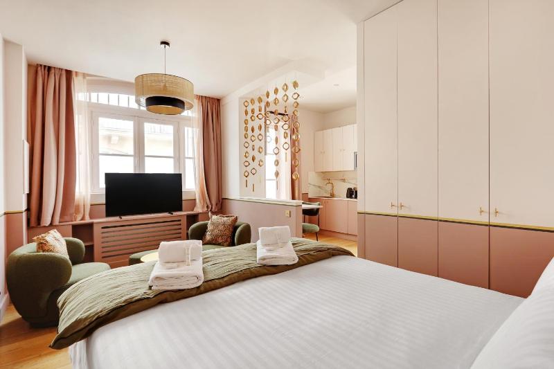 Цены на Pick A Flat's Apartment in Opera - Rue Duphot в Париже