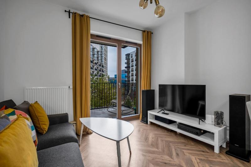 Business Apartments - 62m2, Parking, Balcony, Two Bedrooms, Galeria Mokotow Nearby - by Rentujemy — отель в Варшаве, Польша