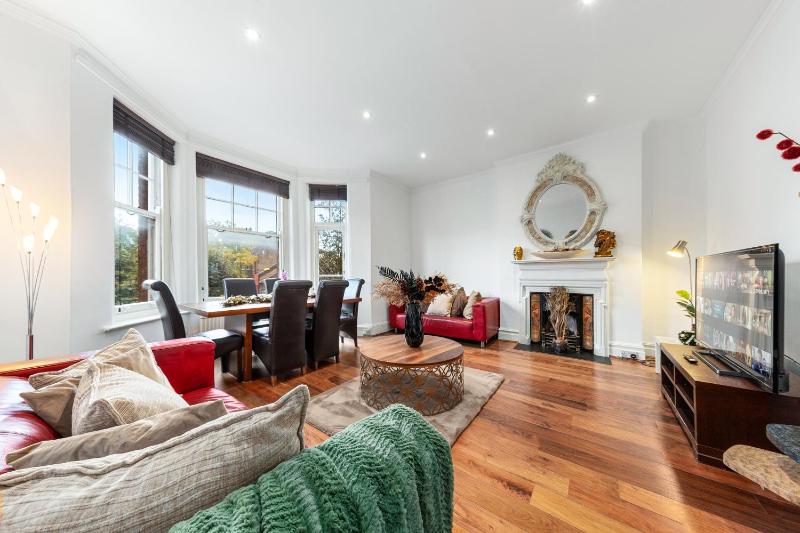 3 BR Sloane square Kings Road Chelsea BM1 — отель в Лондоне, Соединенное Королевство