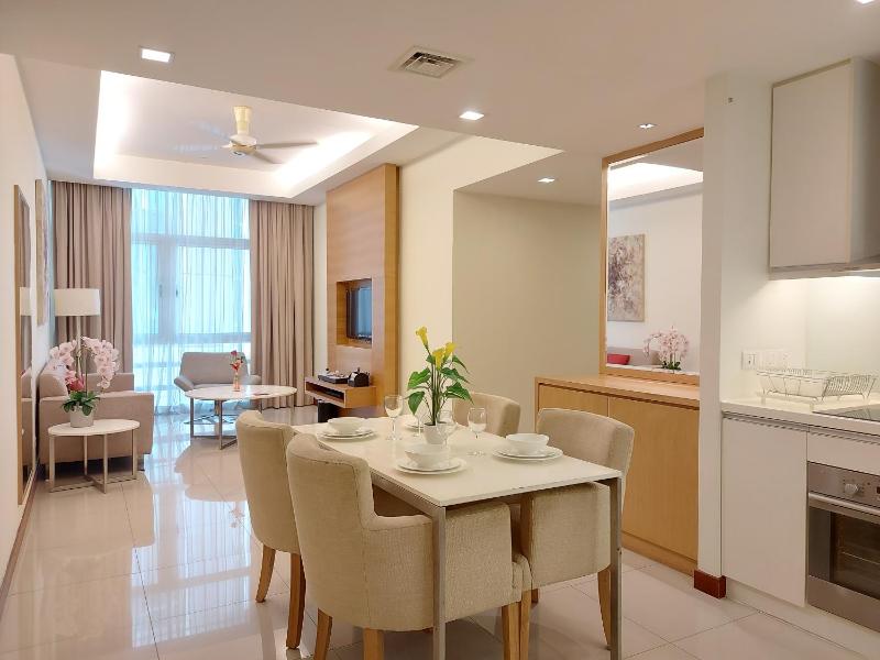 KLCC Suites 262 Bukit Bintang 4 Pax Free 1 Parking — отель с удобным расположением в Куала-Лумпуре