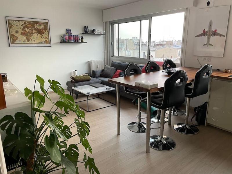Joli appartement Paris Buttes-Chaumont — отель в Париже, Франция