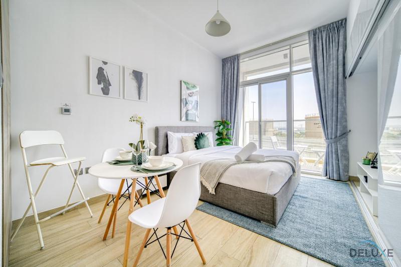 Lush Studio in Studio One Dubai Marina by Deluxe Holiday Homes — отель с удобным расположением в Дубае