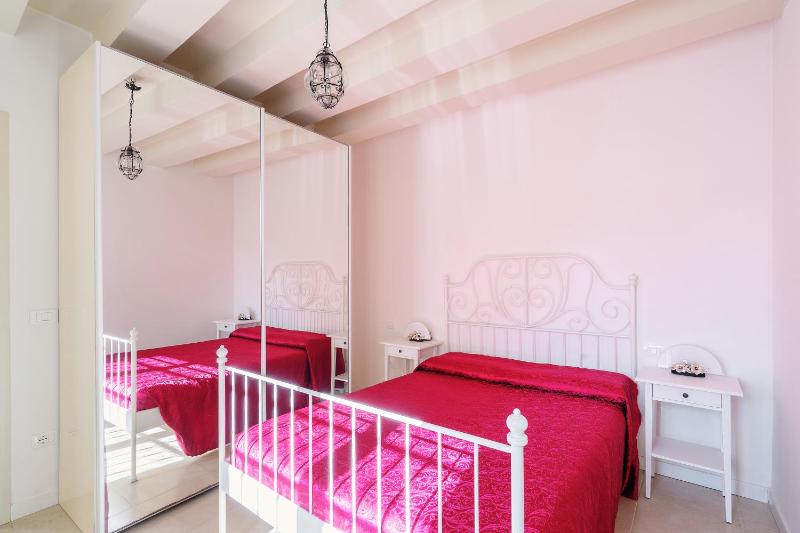 VENICE SUITE DORSODURO — забронировать отель в Венеции