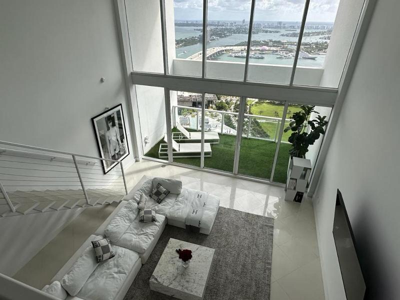 Miami loft with vehicle G63AMG option — отель в Майами, Соединенные Штаты Америки