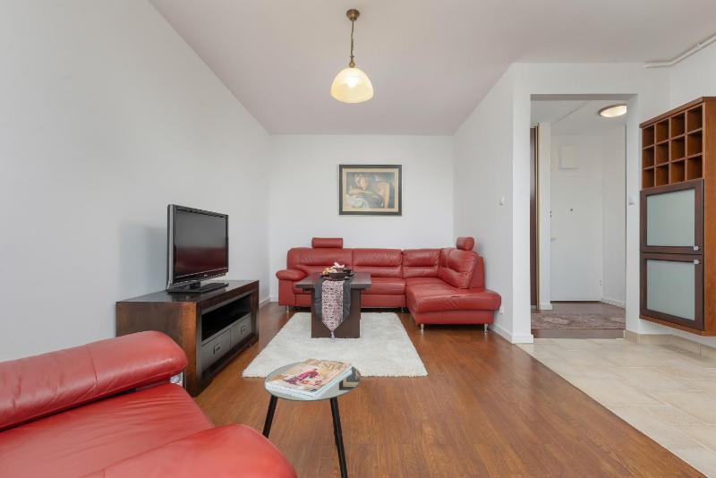 Цены на Cozy Apartment near Airport by Noclegi Renters в Варшаве