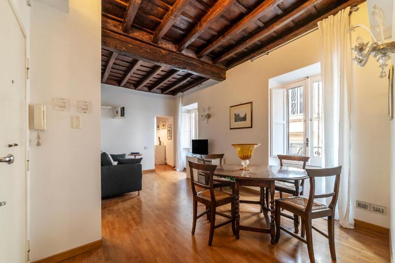 Piazza di Spagna Classy Apartment — отель в Риме, Италия