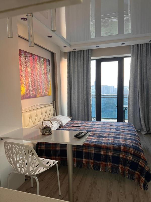 Orbi Beach Tower s potrasausim vidom na more, park, gory i zakat — комфортный отель в Батуми