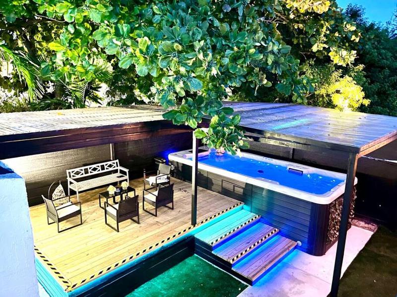 EDEN in Miami - Pool Spa w/ Theater Room Pool House — отзывы гостей и цены