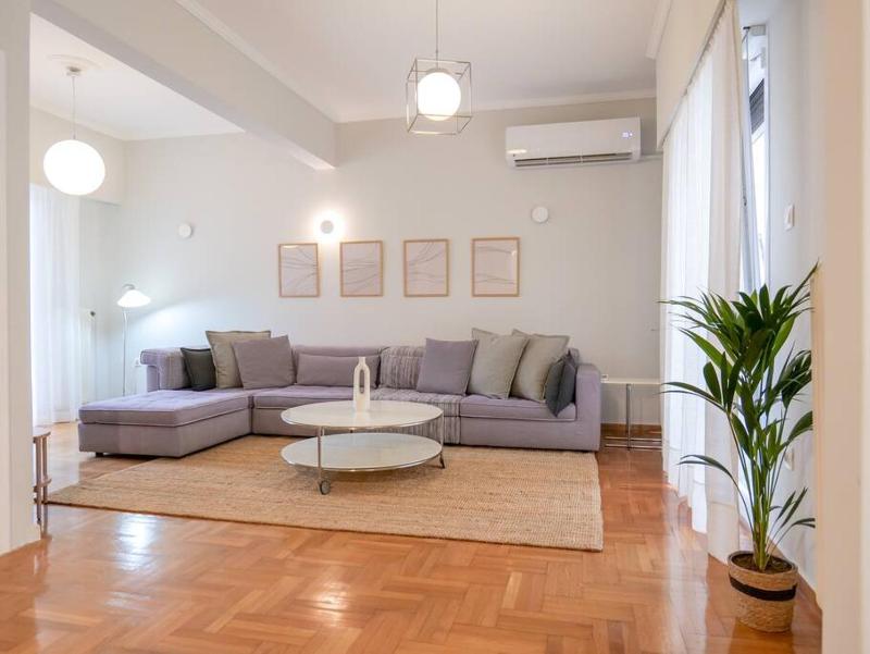 The Waywalk Penthouse in Athens — комфортный отель в Афины