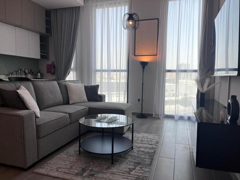 Dar Alsalam - Premium and Spacious 1BR With Balcony in Noor 2 — отель с удобствами в Дубае