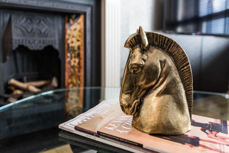 Цены на Coco's Place KENSINGTON-PRIVATE HOUSE-Enjoy Central London-5min walk Kensington High street в Лондоне